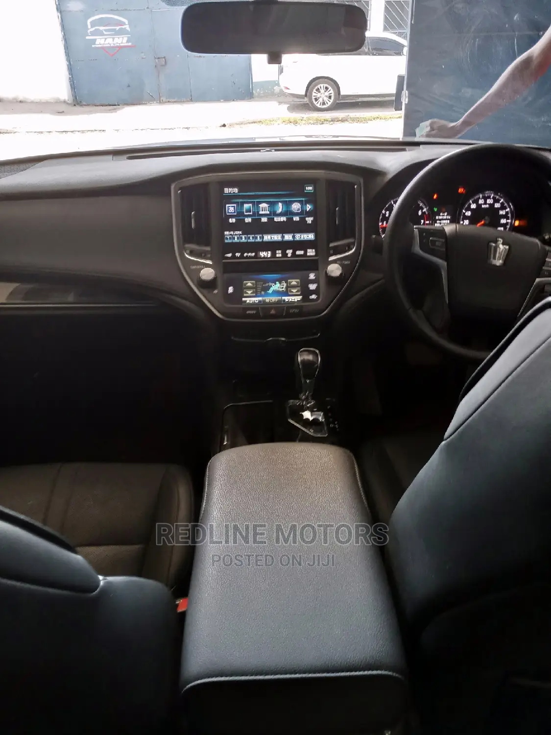 Toyota Crown 2016 Silver