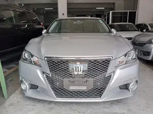 Toyota Crown 2016 Silver
