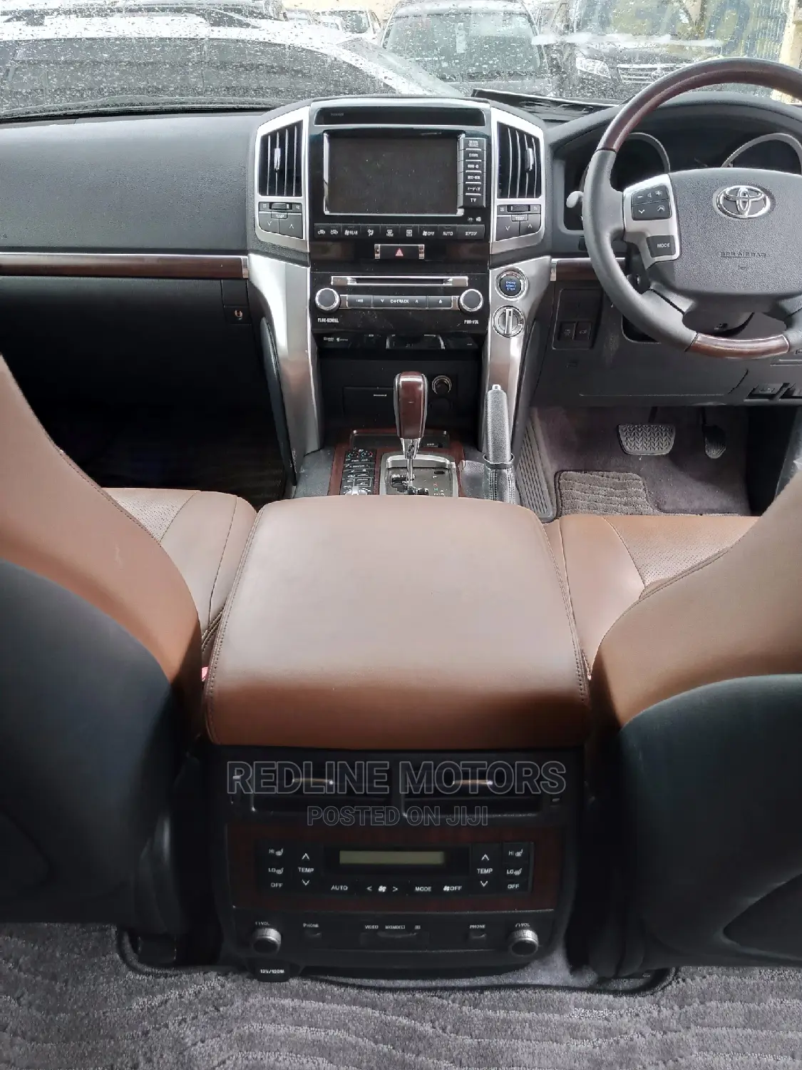 Toyota Land Cruiser 4.6 V8 AX 2016 Black