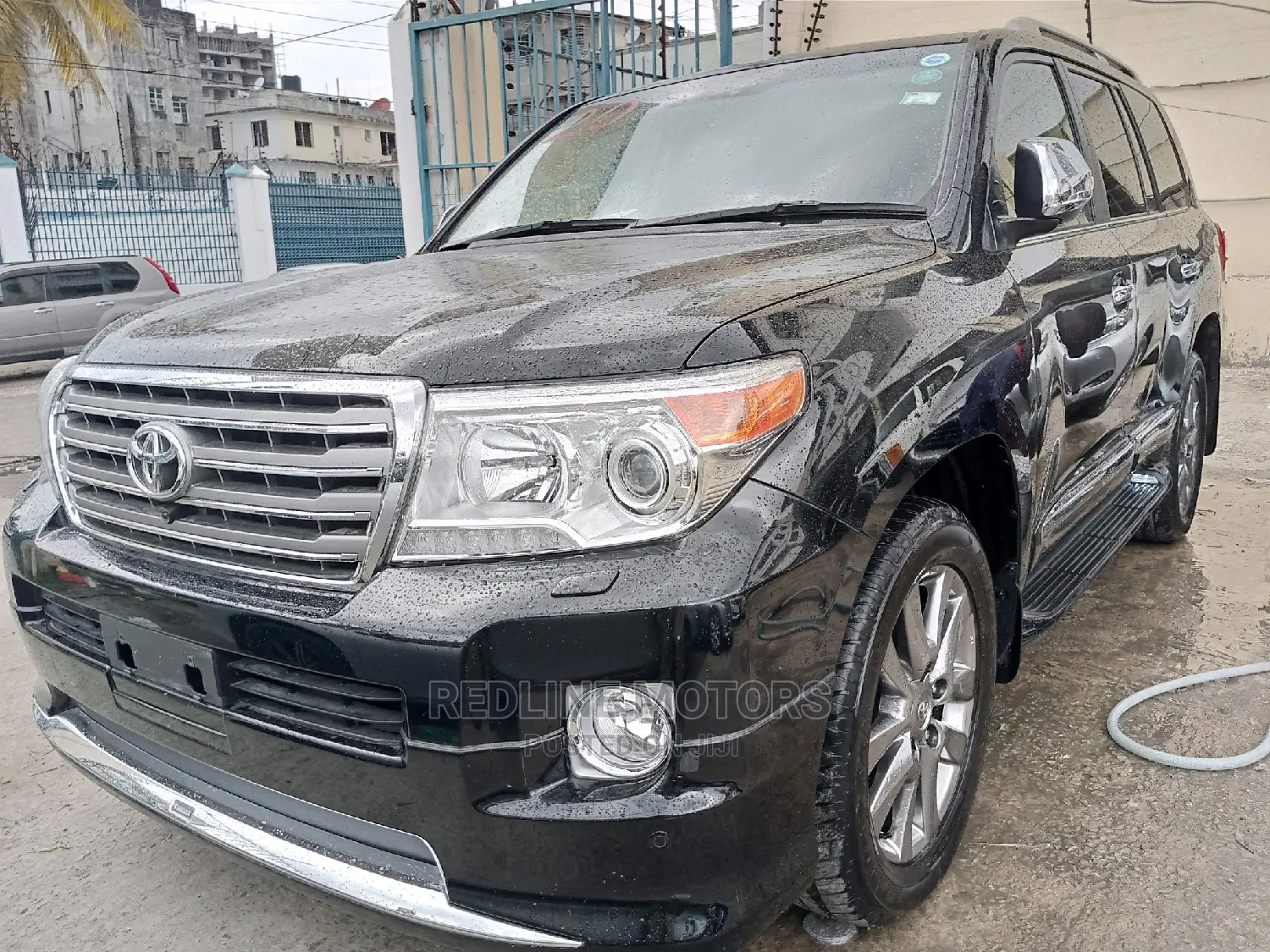 Toyota Land Cruiser 4.6 V8 AX 2016 Black