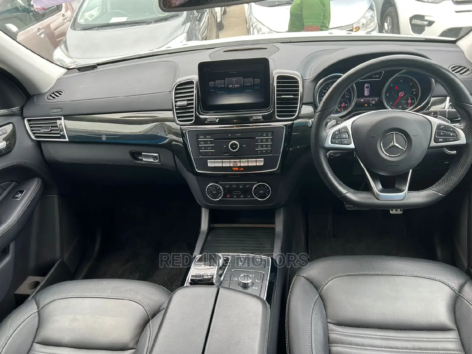 Mercedes-Benz GLE-Class 2017 Off white