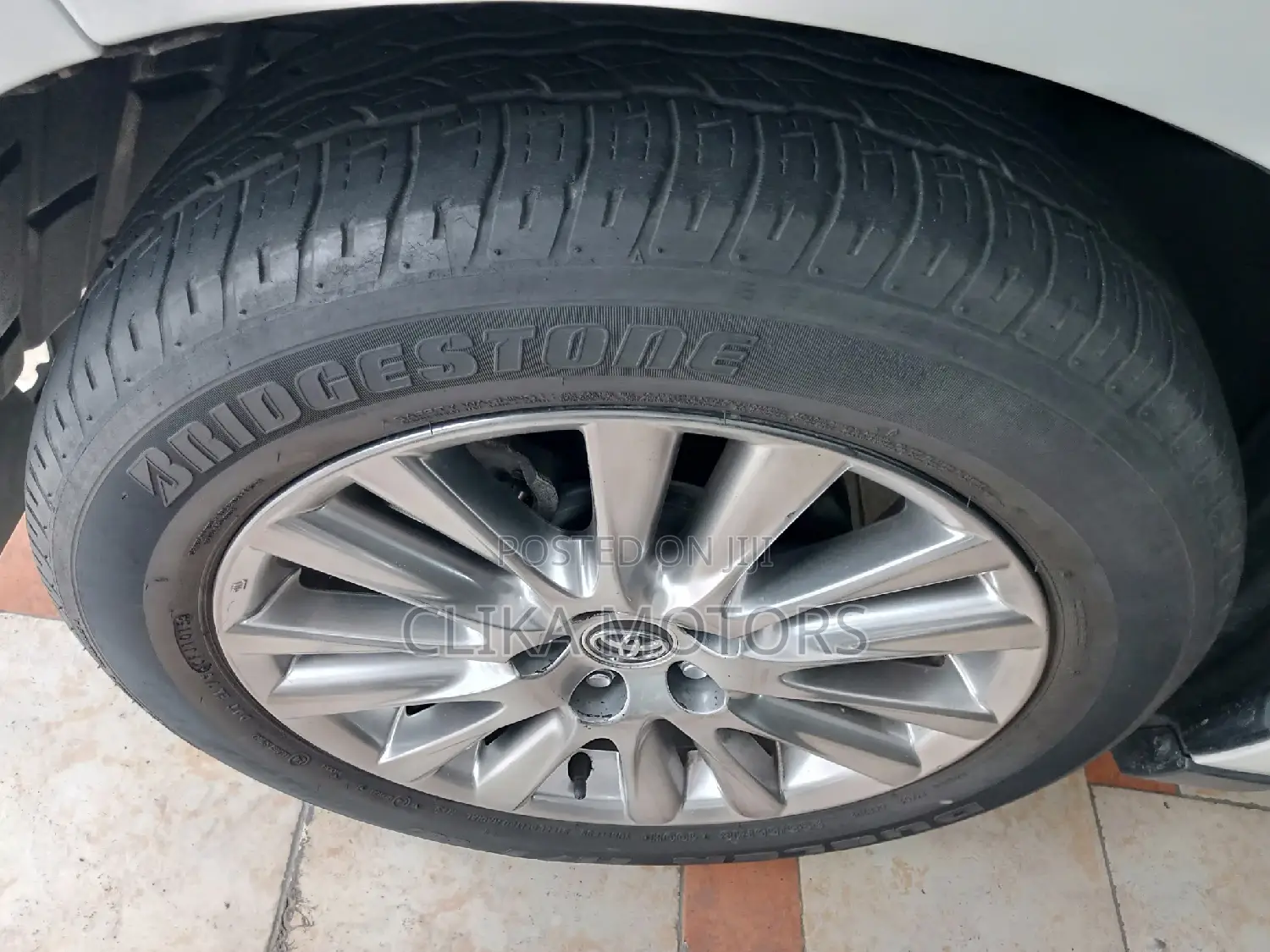 Toyota Harrier 2.0 2016 White