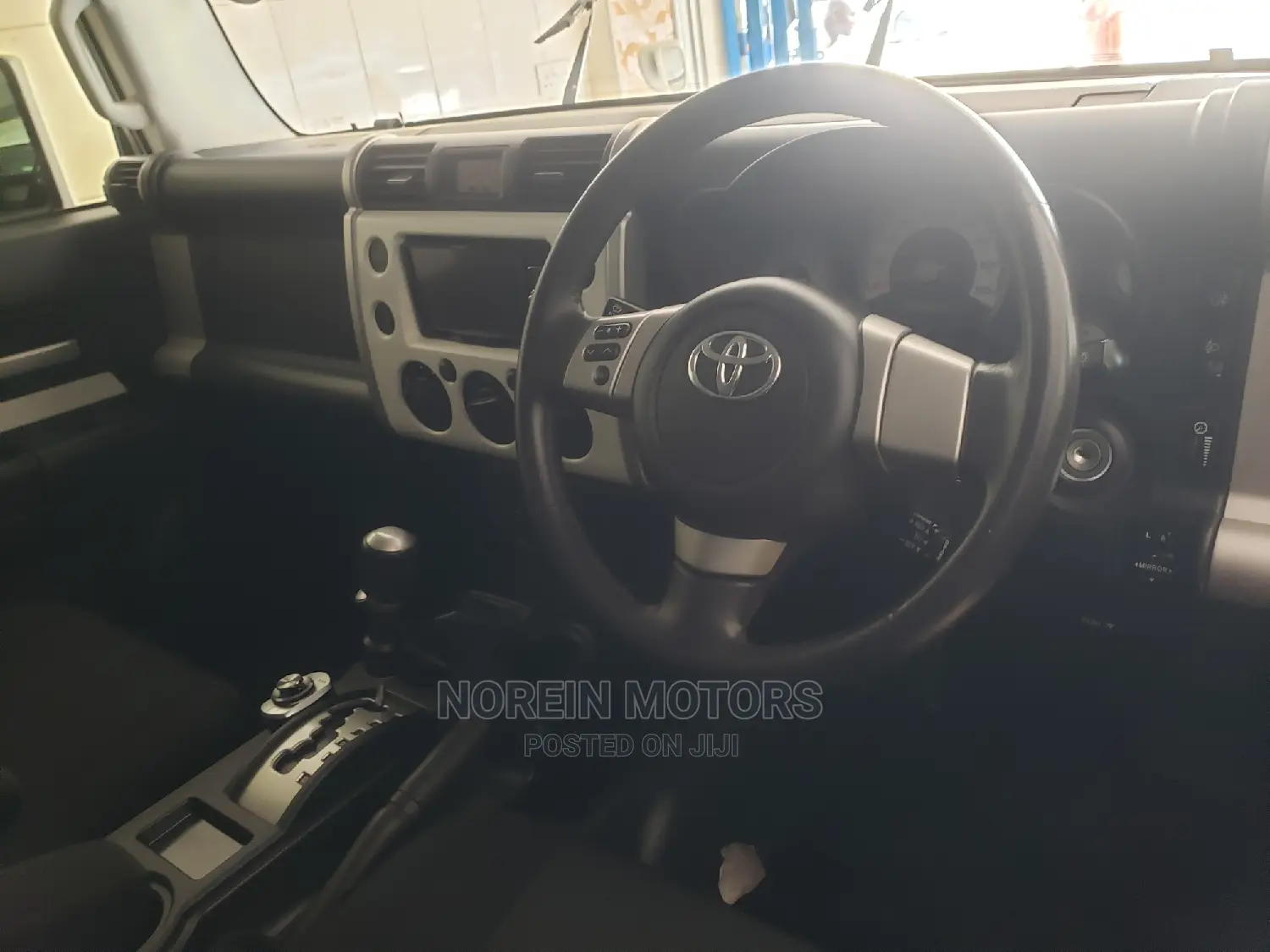 Toyota FJ Cruiser 2015 Beige