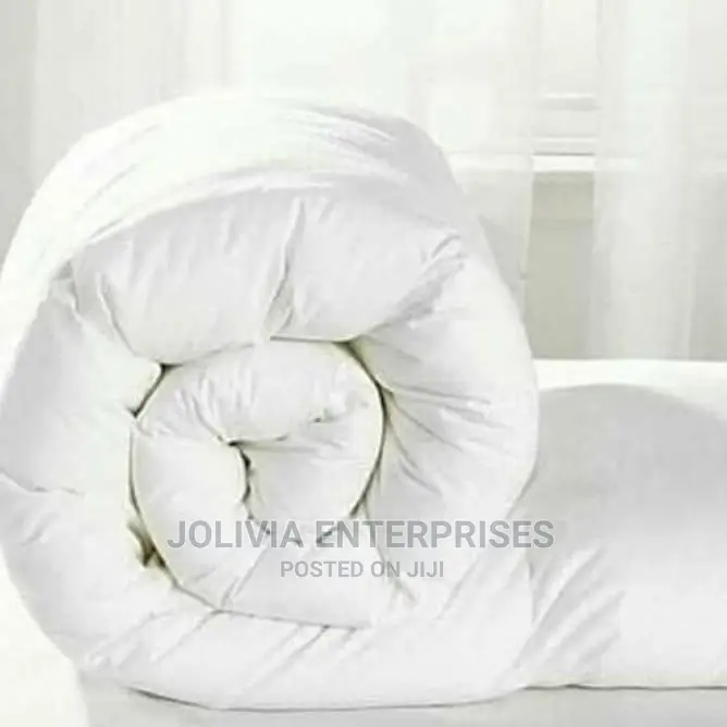 Plain White Cotton Duvet 6*6 (Hotel Quality)