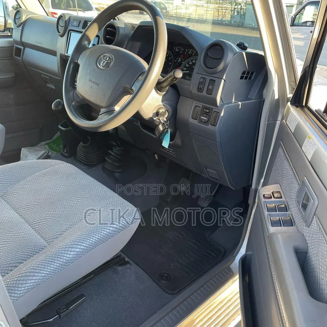 Toyota Land Cruiser 4.0 V6 EXR 2017 Silver