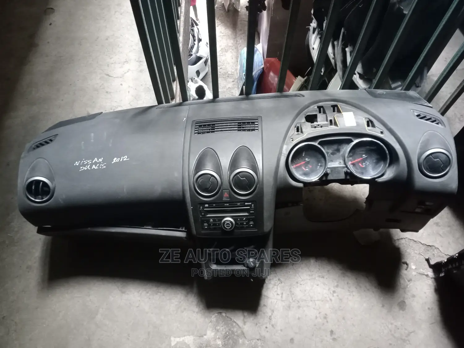Nissan Dualis Complete Dashboard