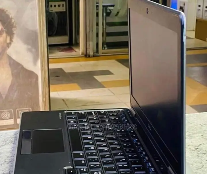 Laptop Dell Inspiron 14 7437 4GB Intel Celeron HDD 320GB