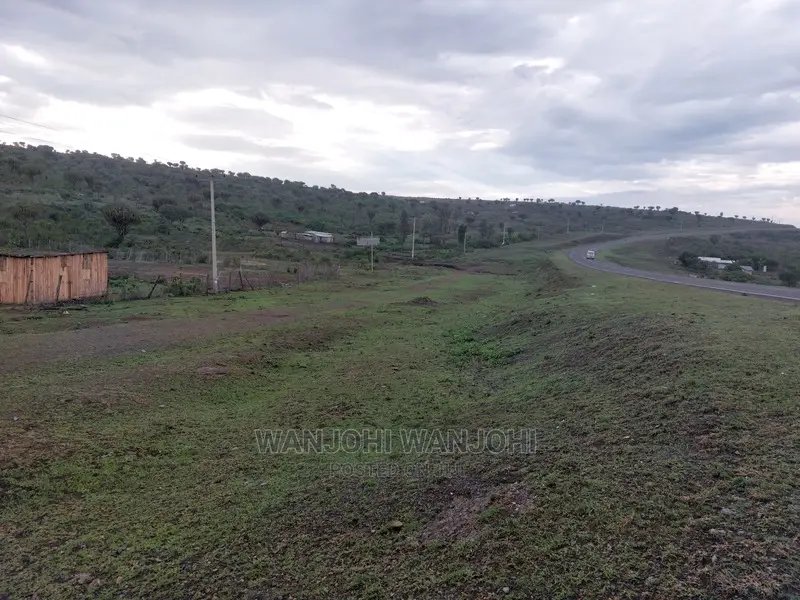 Plots Touching Nyeri Highway