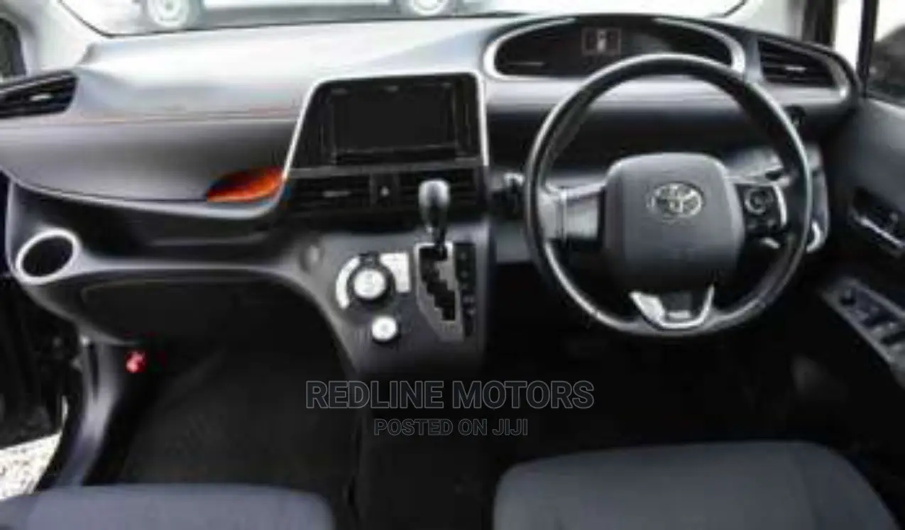 Toyota Sienta 2017 Black