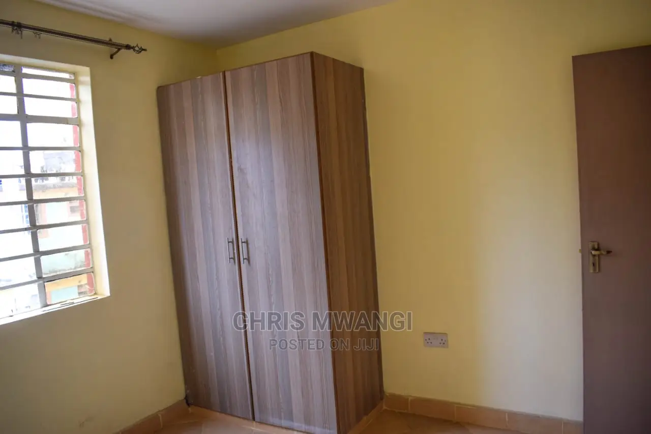 2bdrm Block of Flats in Base, Zimmerman for Sale