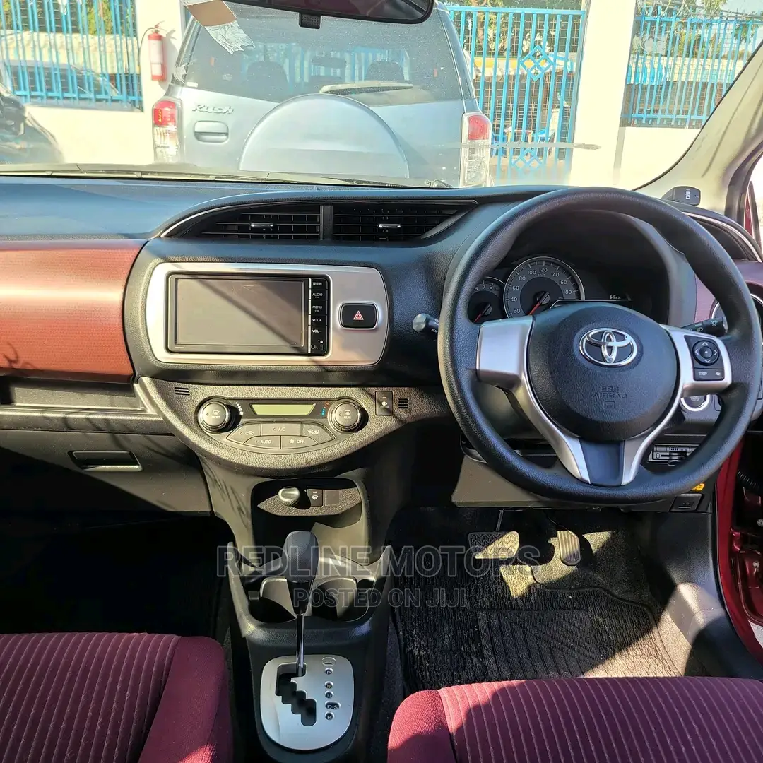 Toyota Vitz 2016 Red