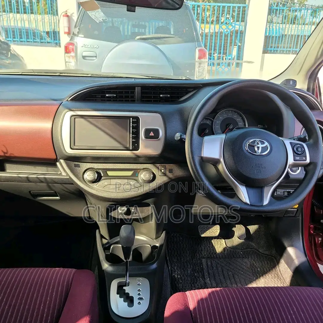 Toyota Vitz 2016 Red