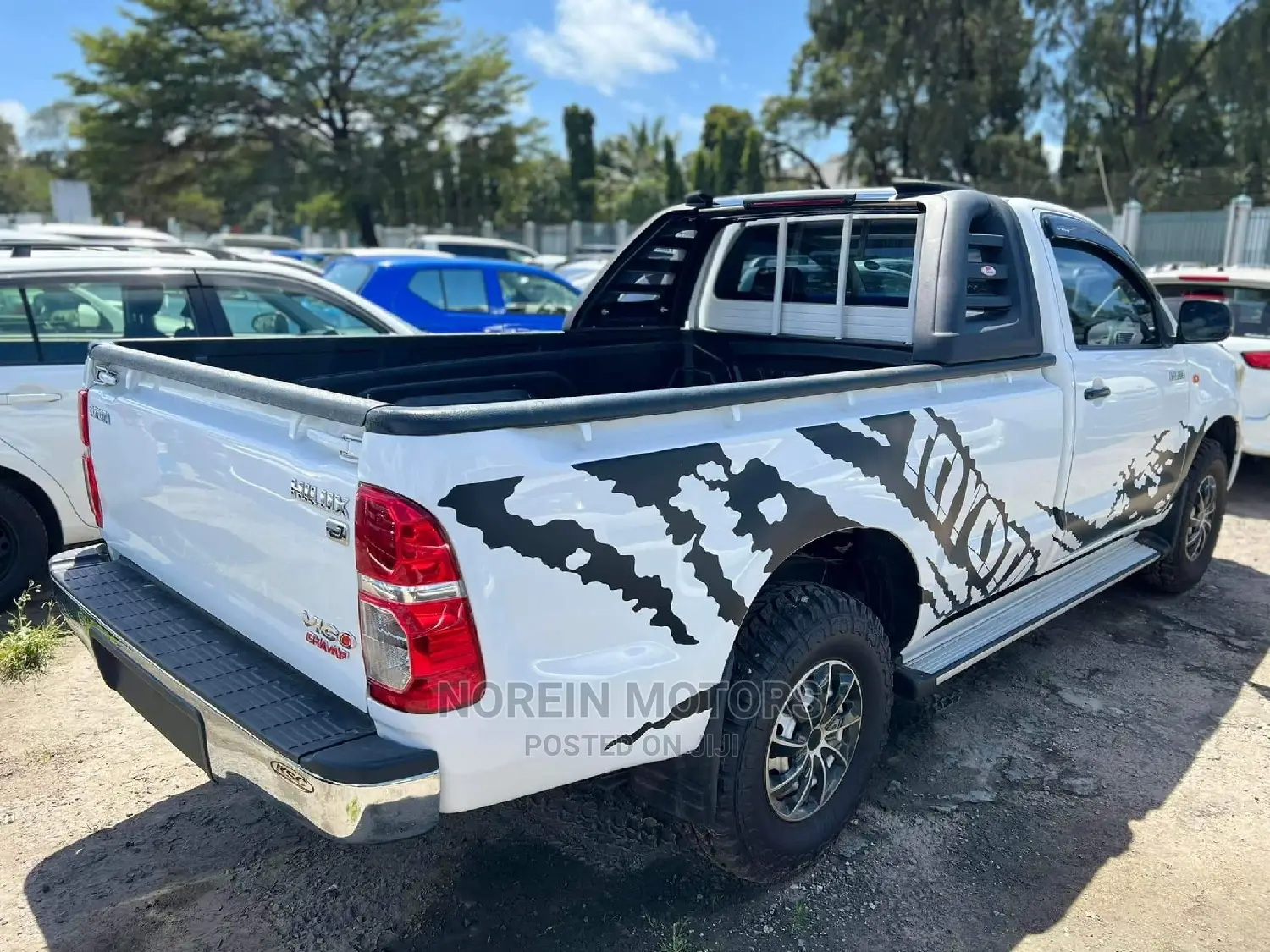 Toyota Hilux 2015 White