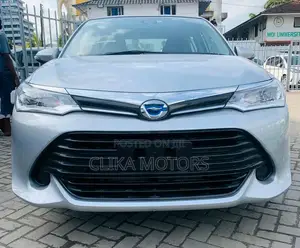 Toyota Axio 1.5 Hybrid 2WD 2016 Silver