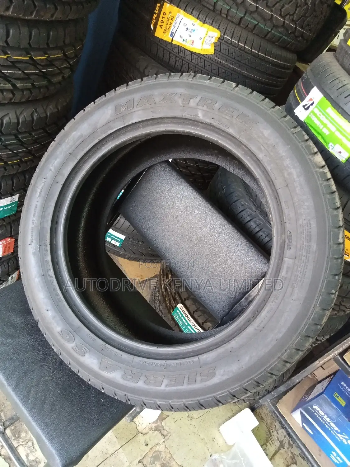 255/55r18 Maxtrek