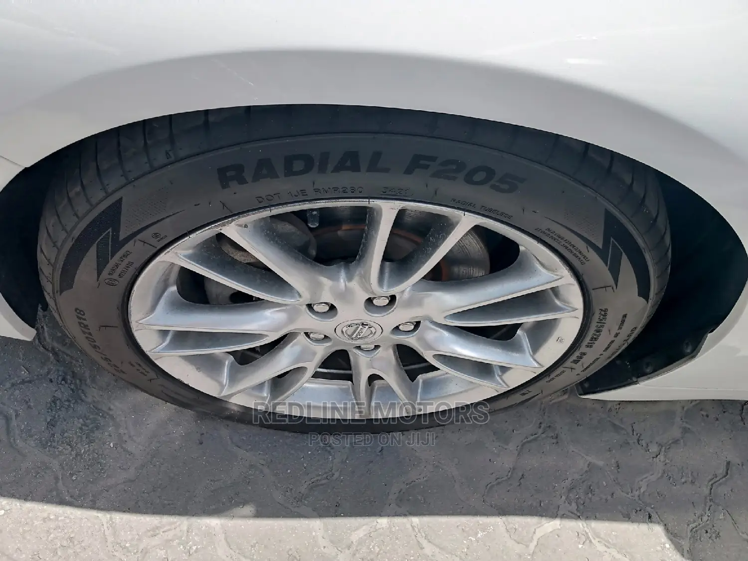 Nissan Skyline 2016 White