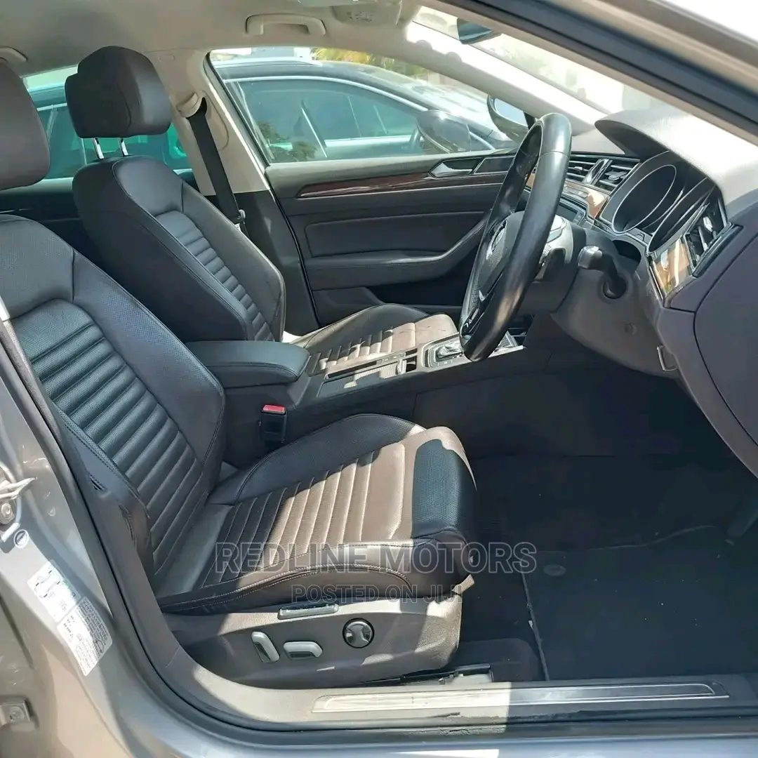 Volkswagen Passat 2016 Gold