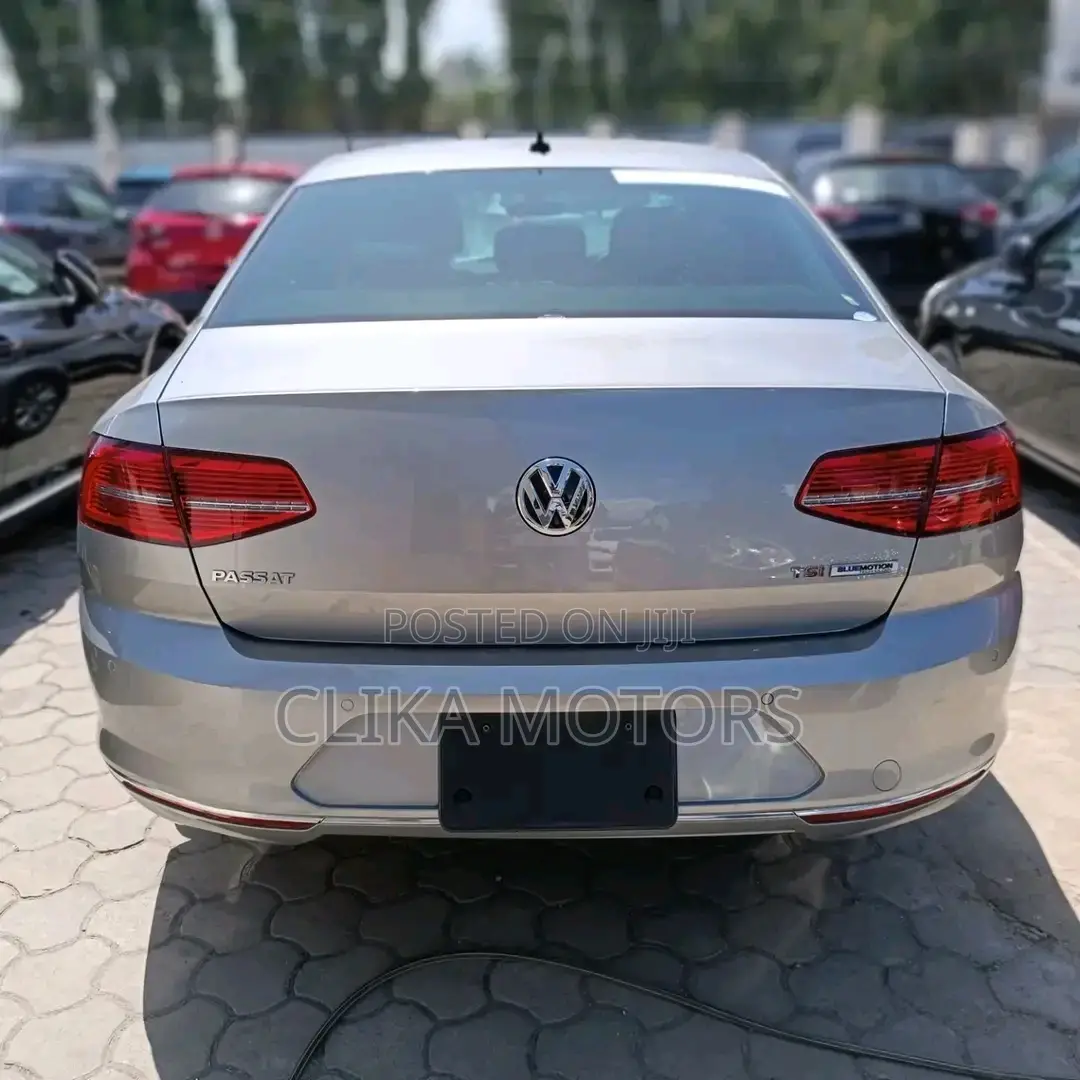 Volkswagen Passat 2016 Gold