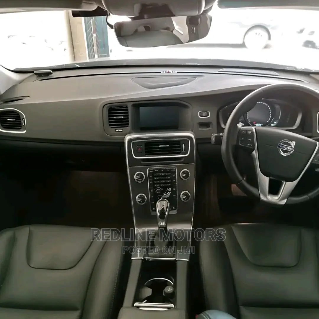 Volvo V60 2016 Gray