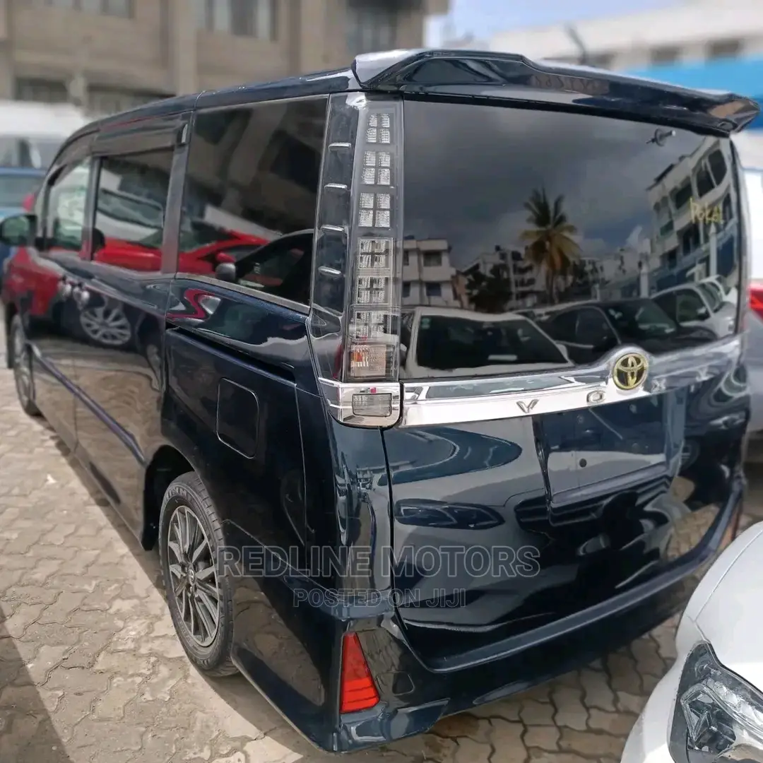 Toyota Voxy 2016 Black