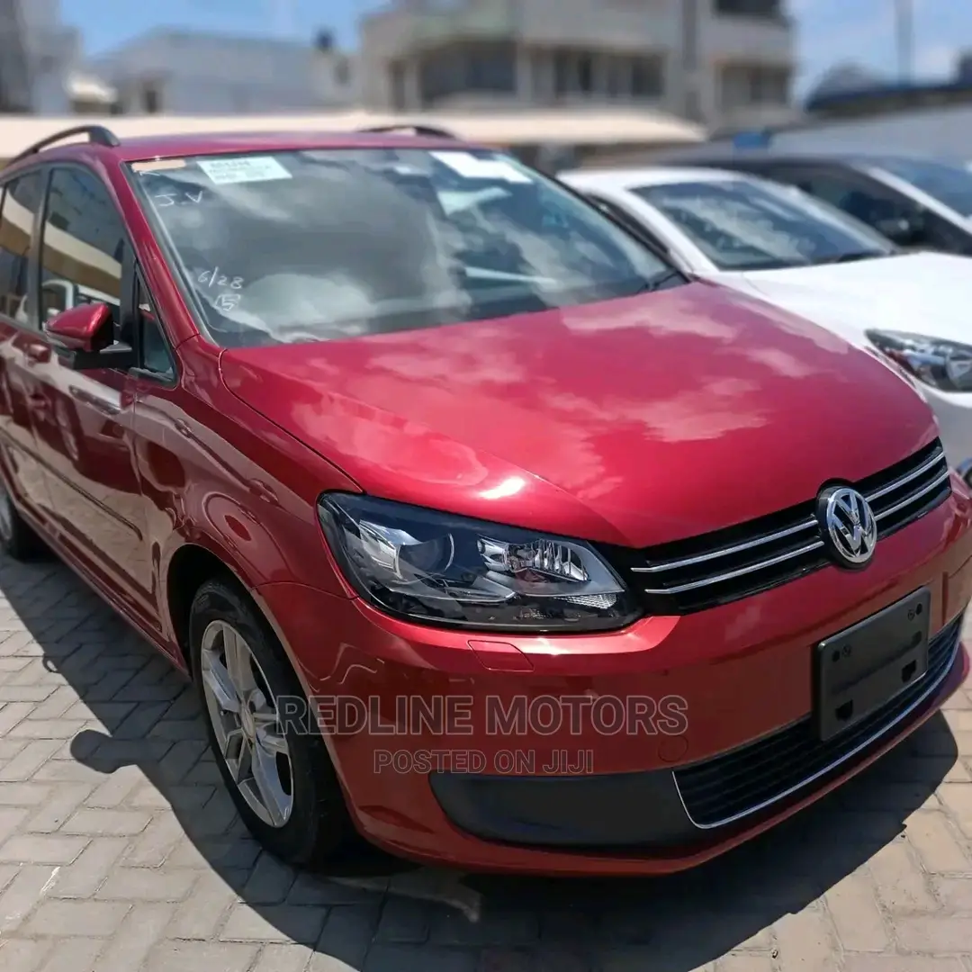 Volkswagen Touran 2016 Red