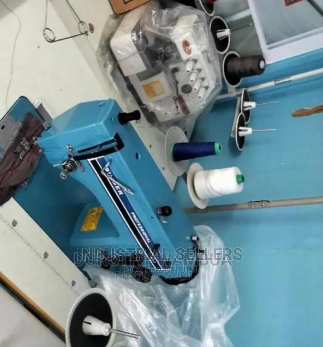 Complete 20u Singer Sewing Machine