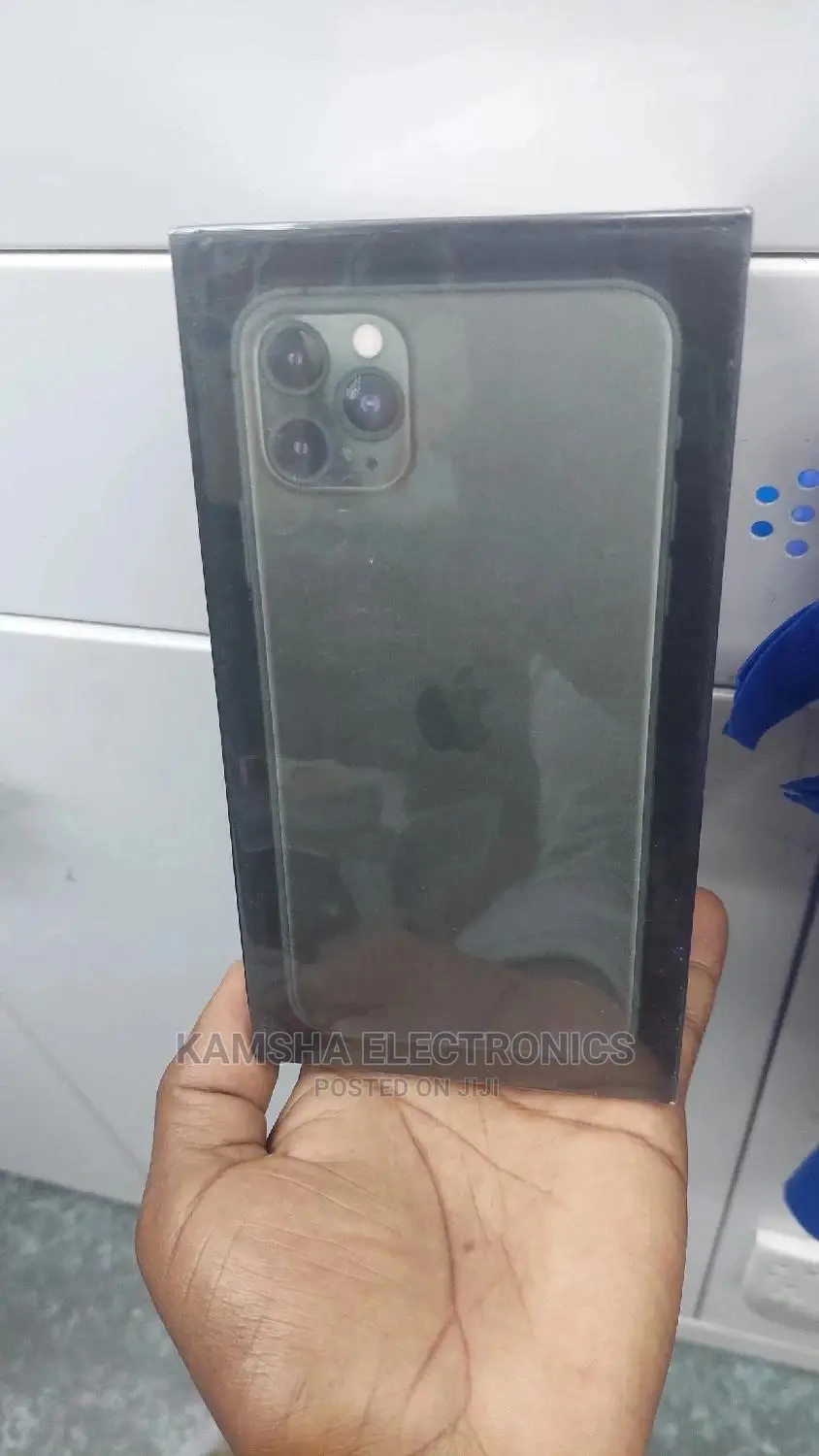 New Apple iPhone 11 Pro Max 256 GB Green