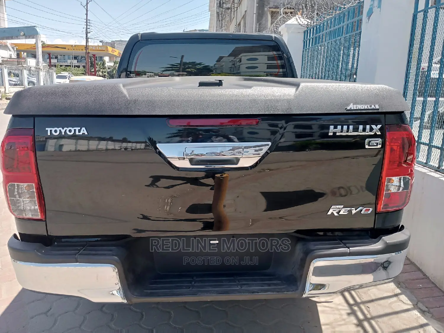 Toyota Hilux 2016 Black