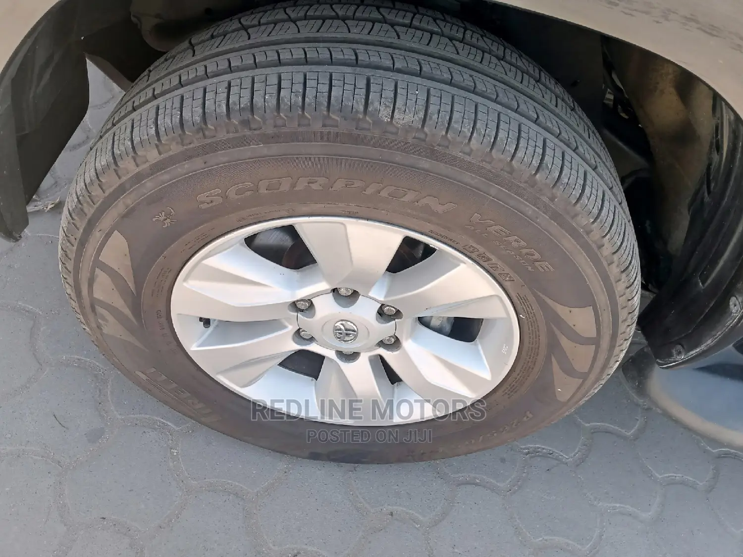 Toyota Hilux 2016 Black