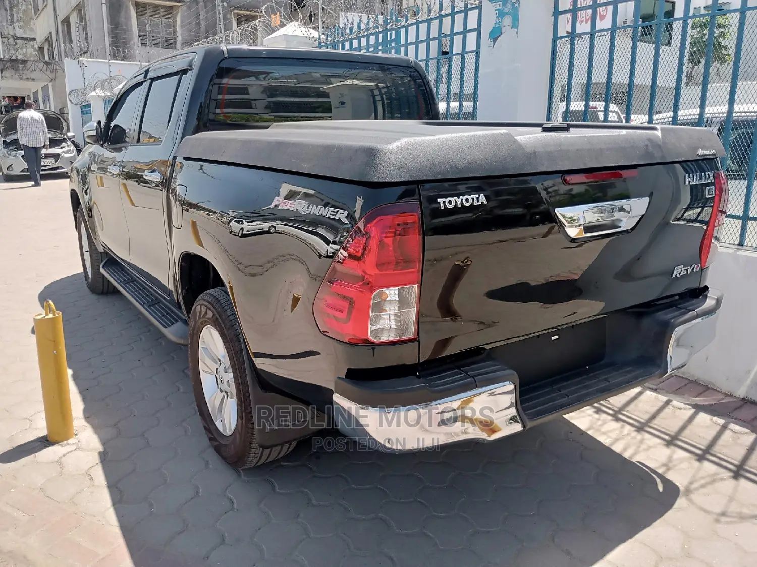Toyota Hilux 2016 Black