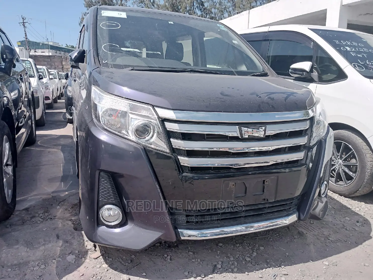 Toyota Noah 2016 Gray