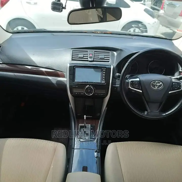 Toyota Premio 2017 Black