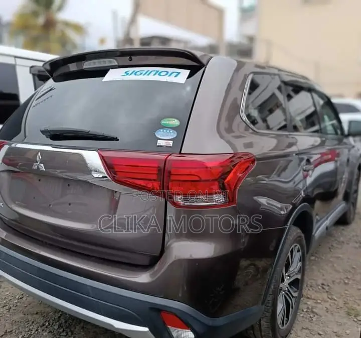 Mitsubishi Outlander 2017 Brown