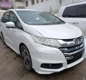 2016 Honda Odyssey 2.4 Absolute 2WD Pearl - Spacious and Reliable