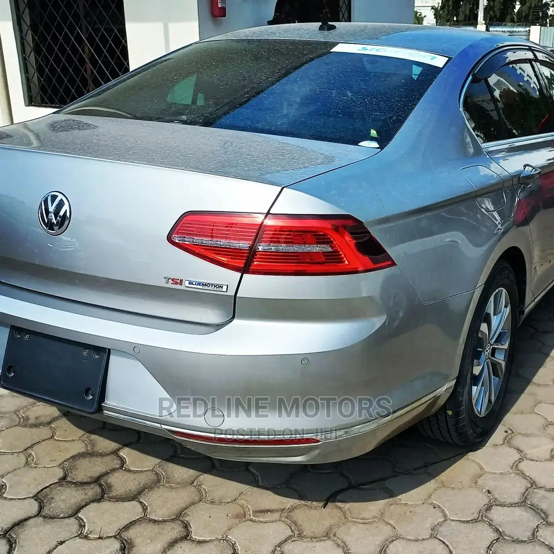 Volkswagen Passat 2016 Gray