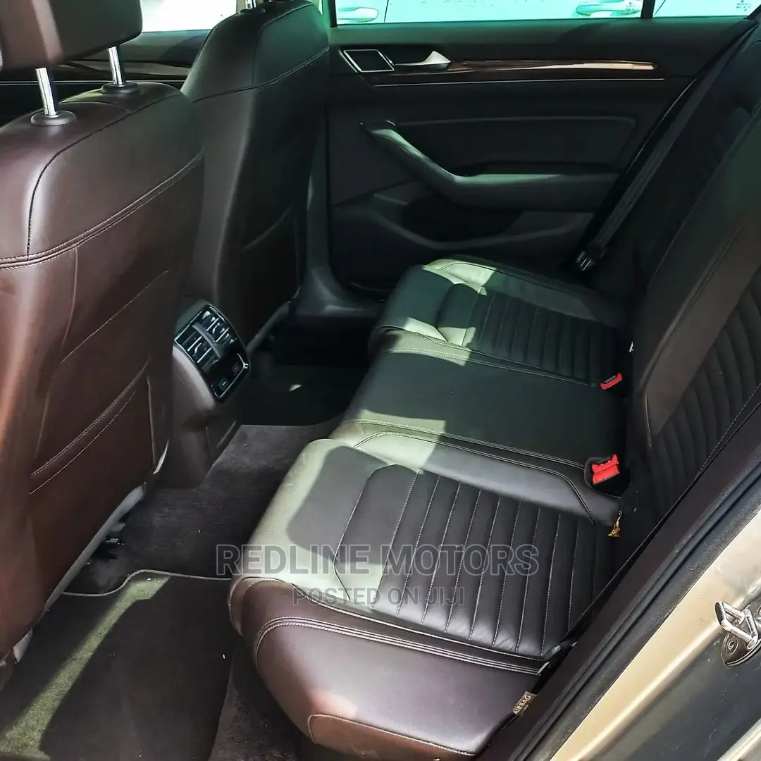 Volkswagen Passat 2016 Gray