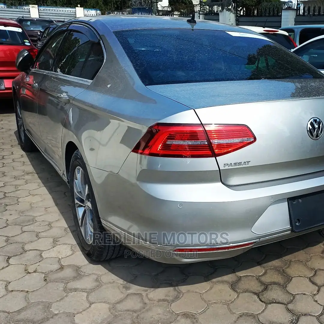 Volkswagen Passat 2016 Gray