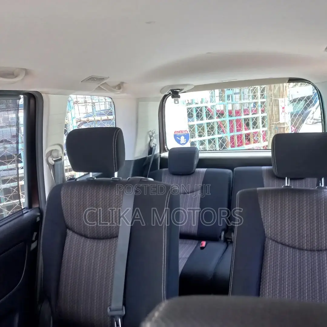 Nissan Serena 2017 Brown