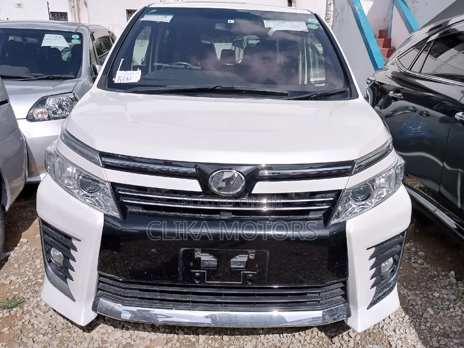 Toyota Voxy 2016 White