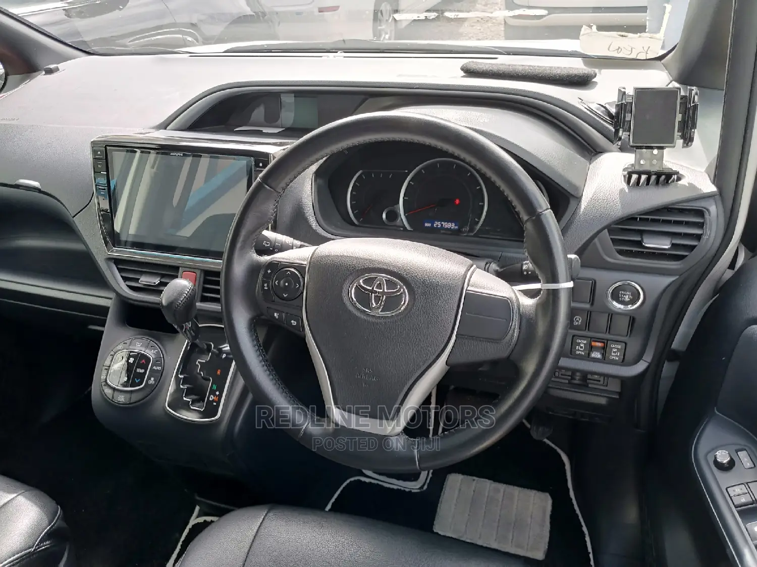 Toyota Voxy 2016 White