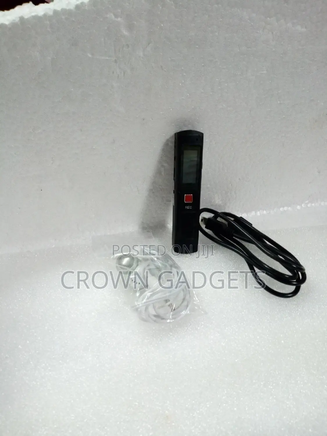 8gb Enet Voice Revorder With Eatphones