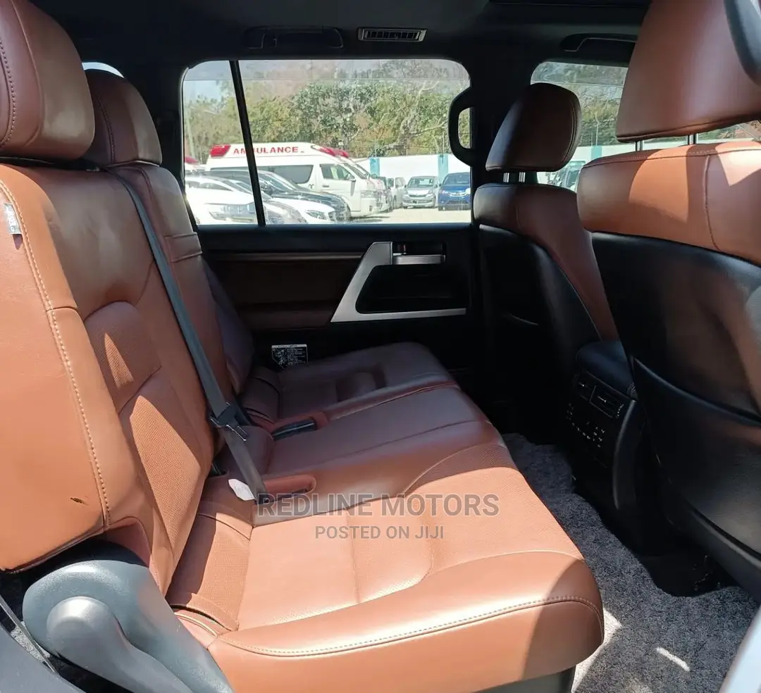 Toyota Land Cruiser 4.6 V8 ZX 2016 Black