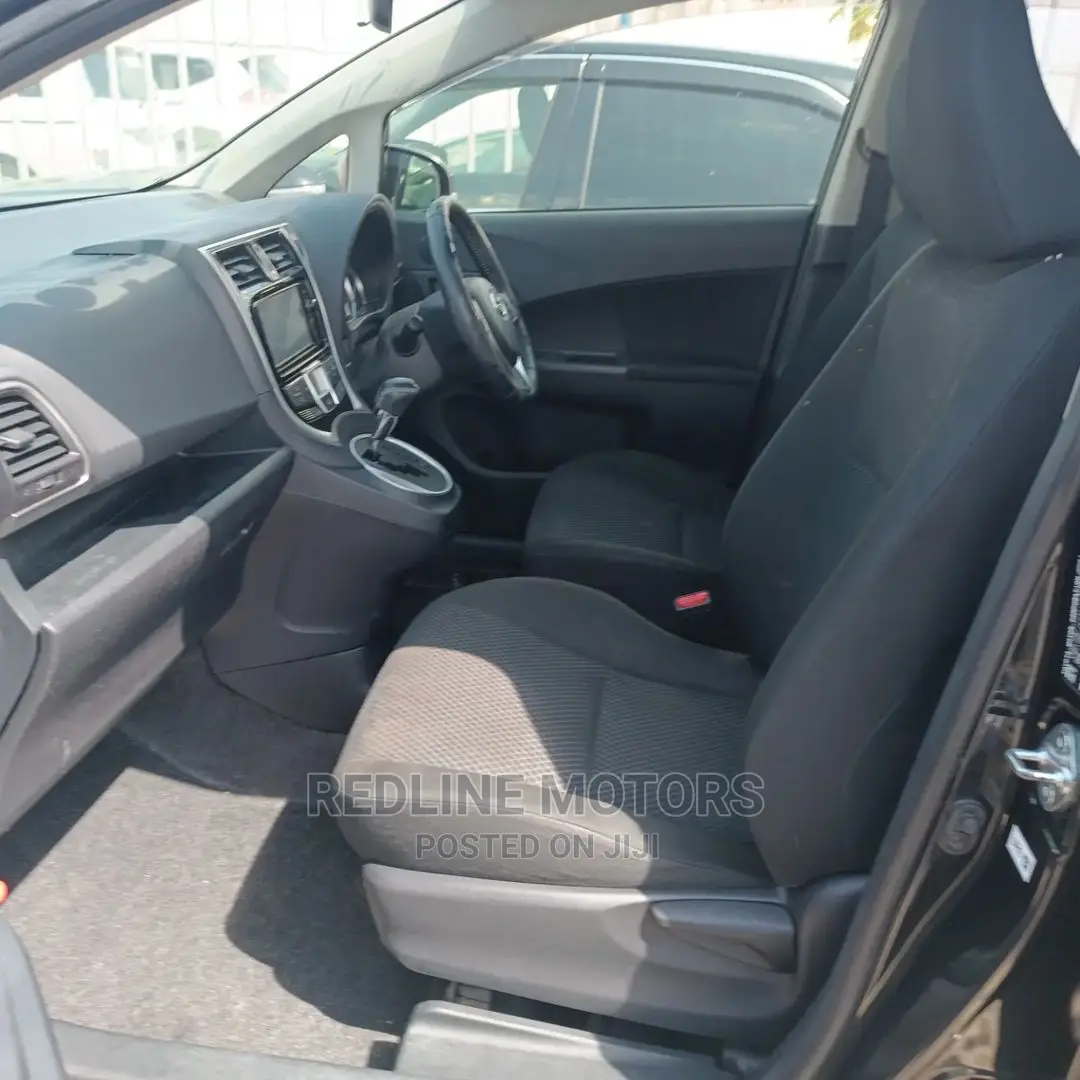 Toyota Ractis 2016 Black