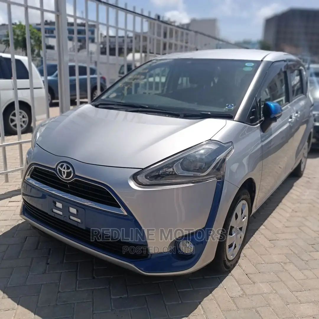 Toyota Sienta 2016 Silver