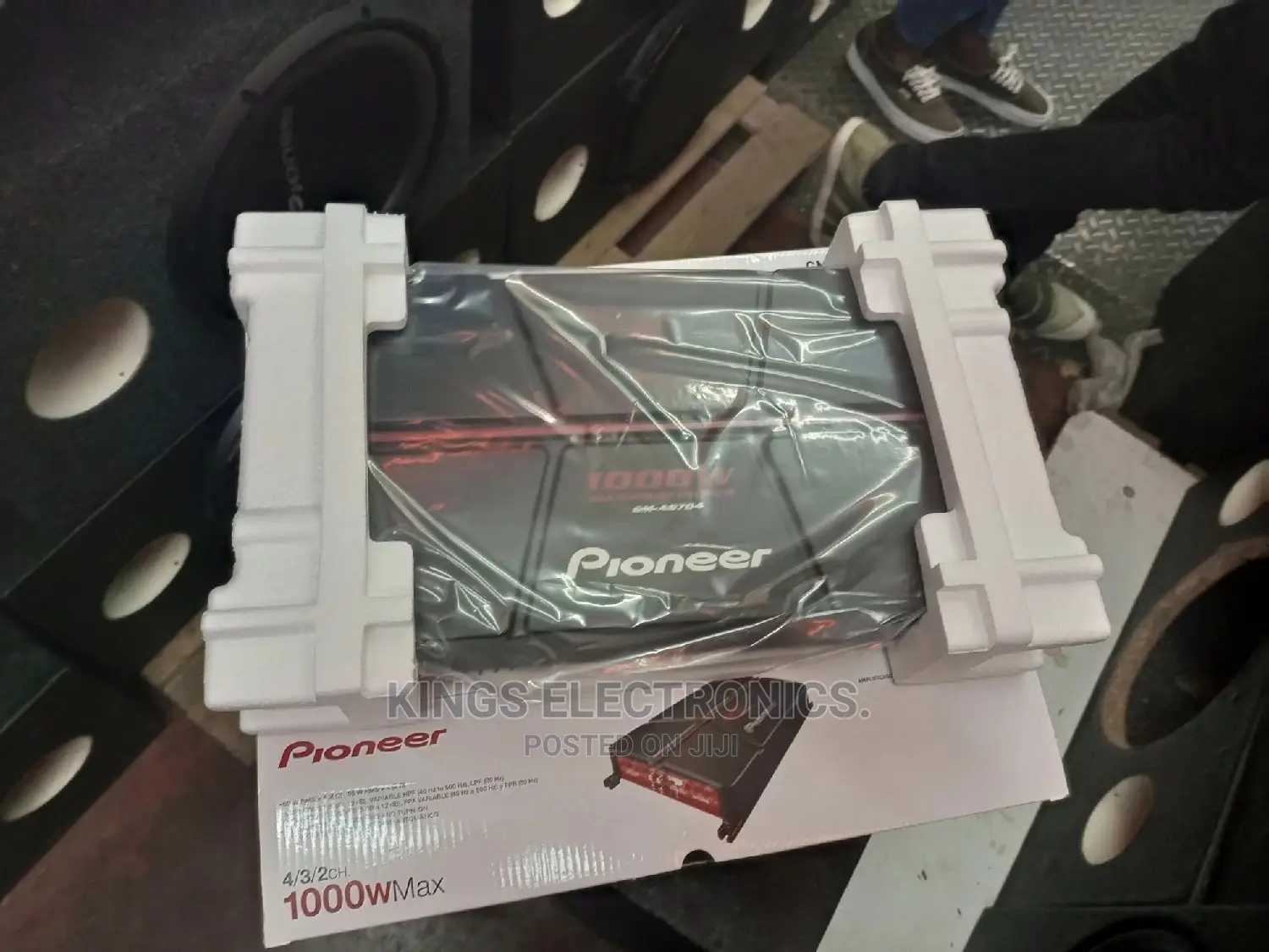 Pionner Car Booster Gm6704.