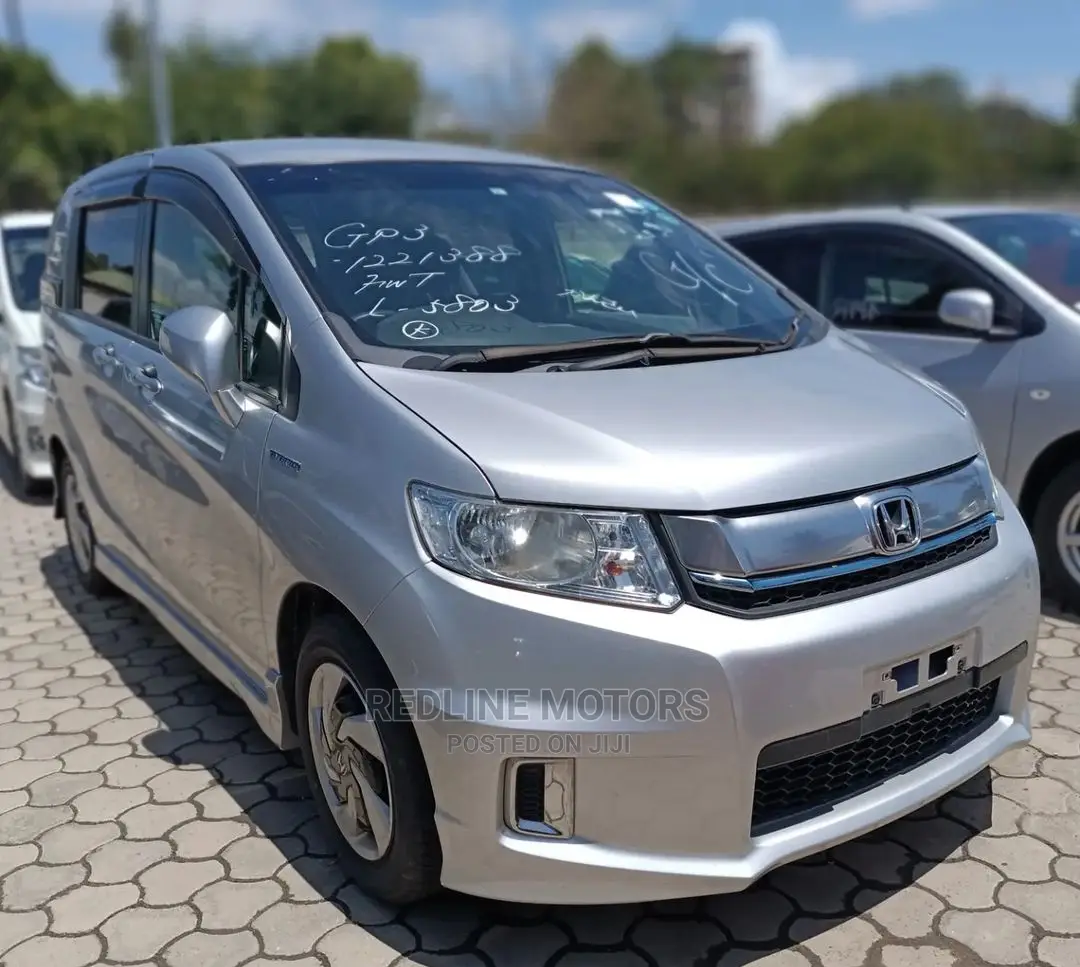 Honda Freed 2016 Silver