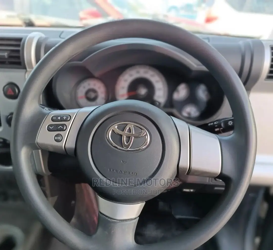 Toyota FJ Cruiser 2016 Gray