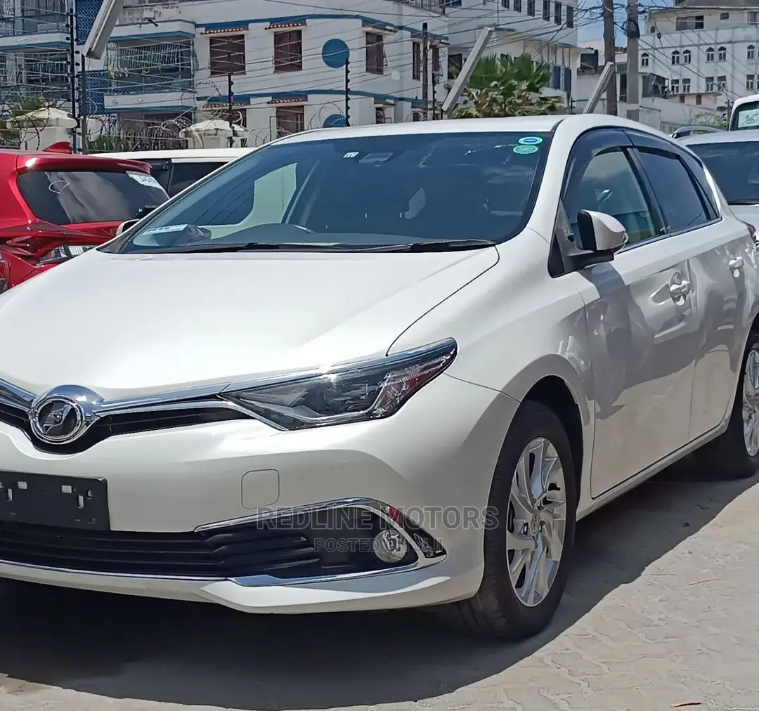 Toyota Auris 2016 Pearl