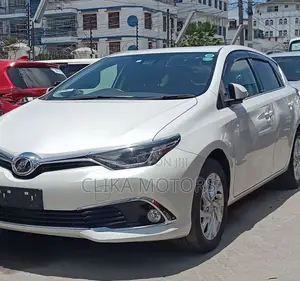 Toyota Auris 2016 Pearl