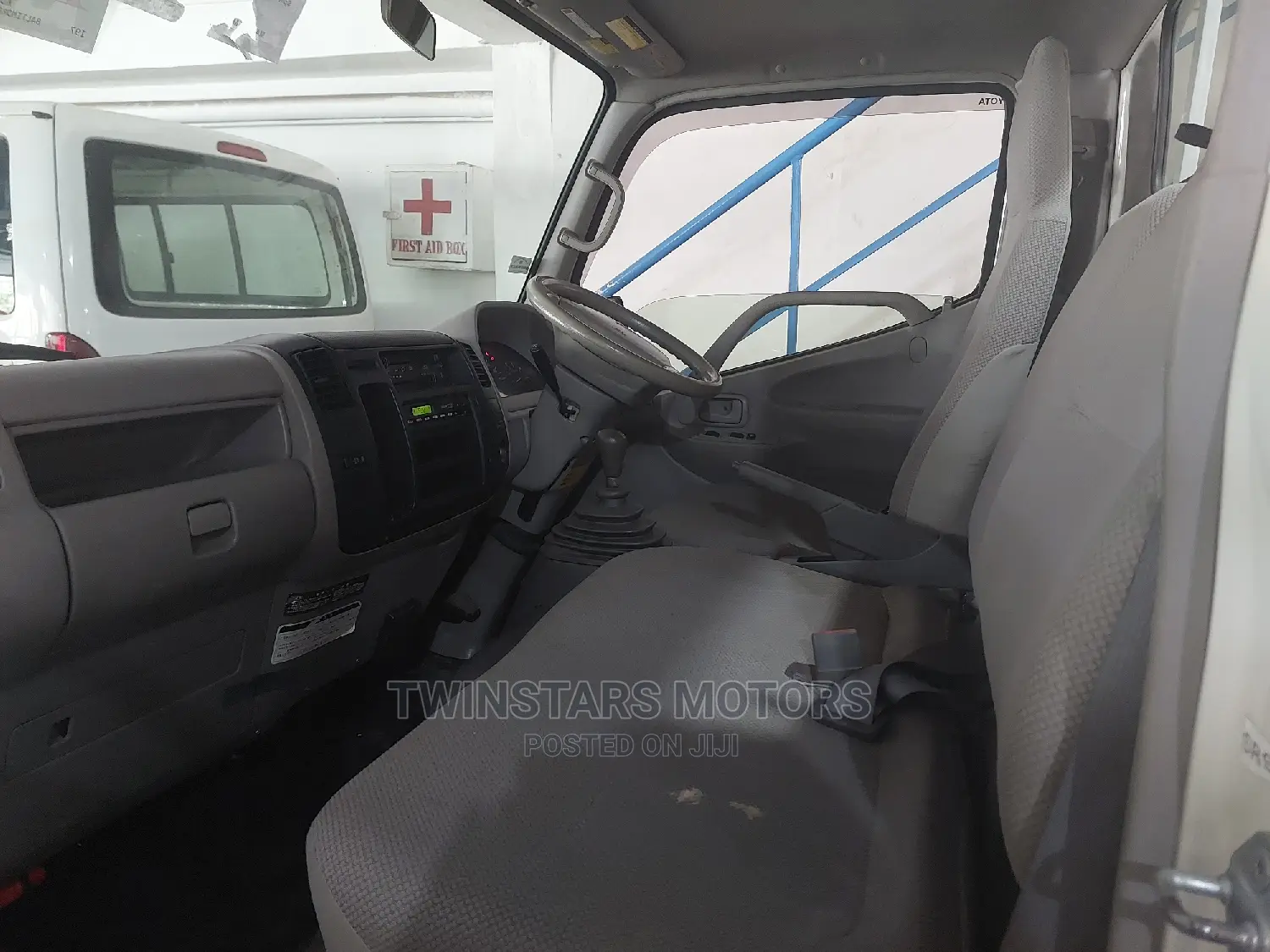Toyo Ace Manual Diesel 2015 4wd